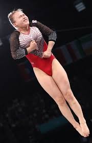 即将迎来两周年的星铁，准备直接给玩家们“撒币”