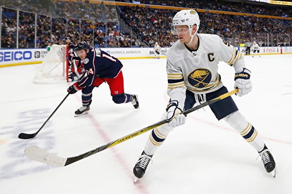 希腊媒：曼联与皇马已经报价奥林匹亚科斯18岁中场穆扎基蒂斯