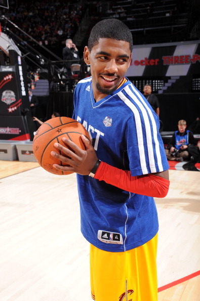 后防线上屡 后防线上屡