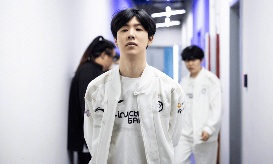 双手暴扣 双手暴扣