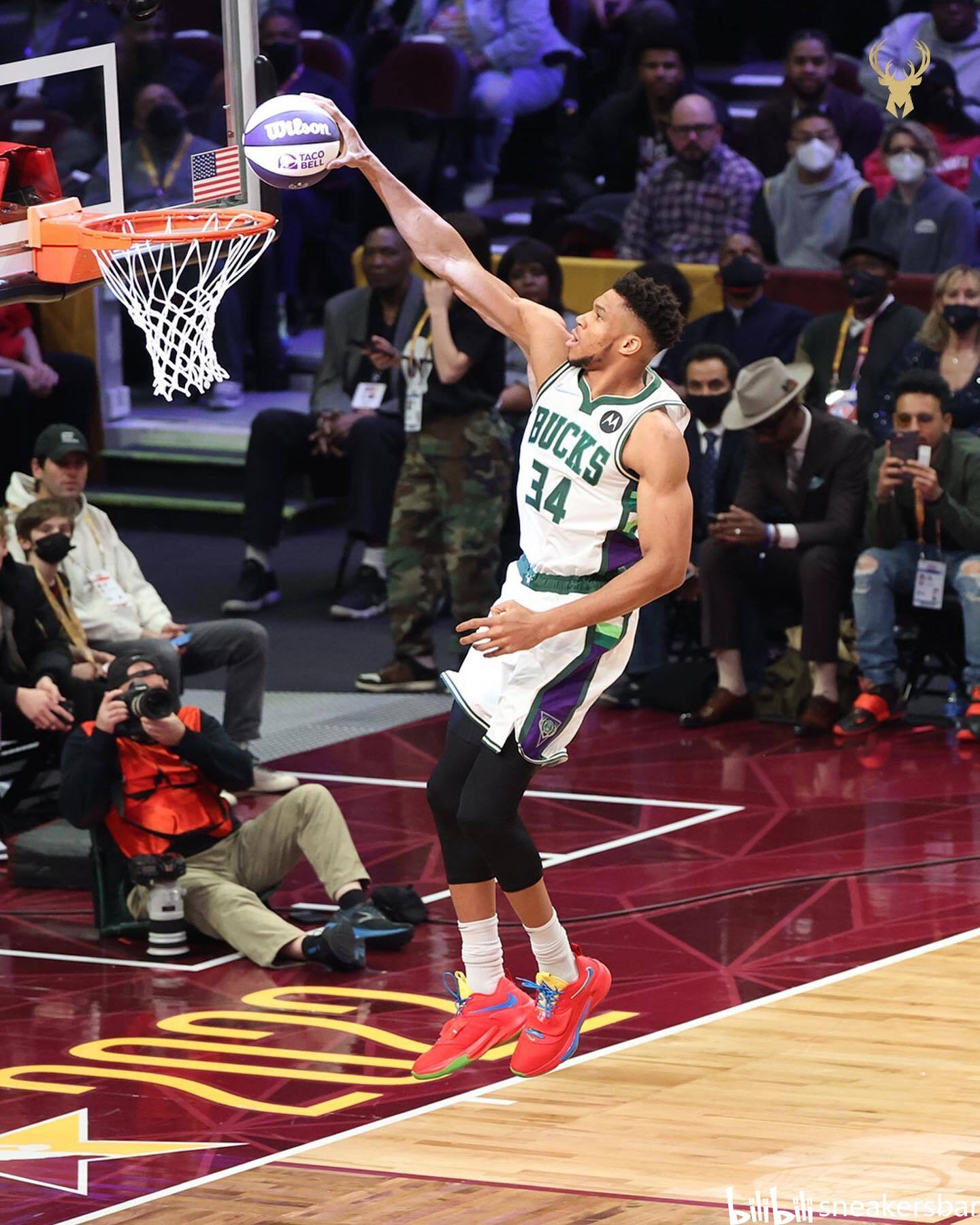 足球不仅是 足球不仅是